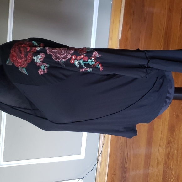 AEO Embroidered Wrap Top - Picture 3 of 9